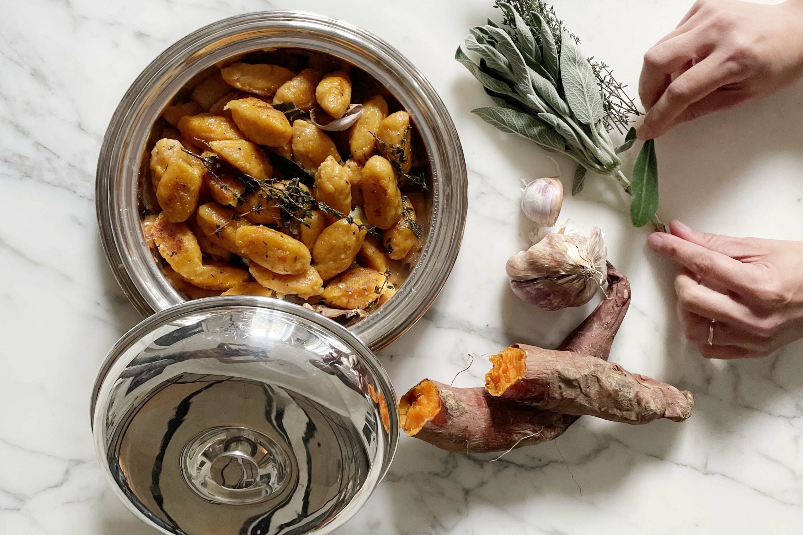 Quenelles de patate douce à la sauge et au thym